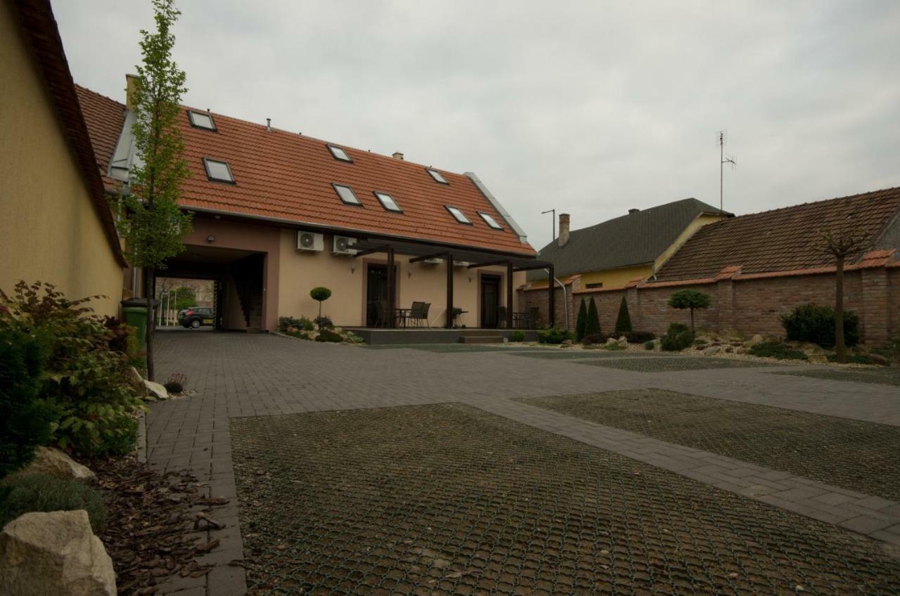 Royal Residence Apartments Gyula Esterno foto