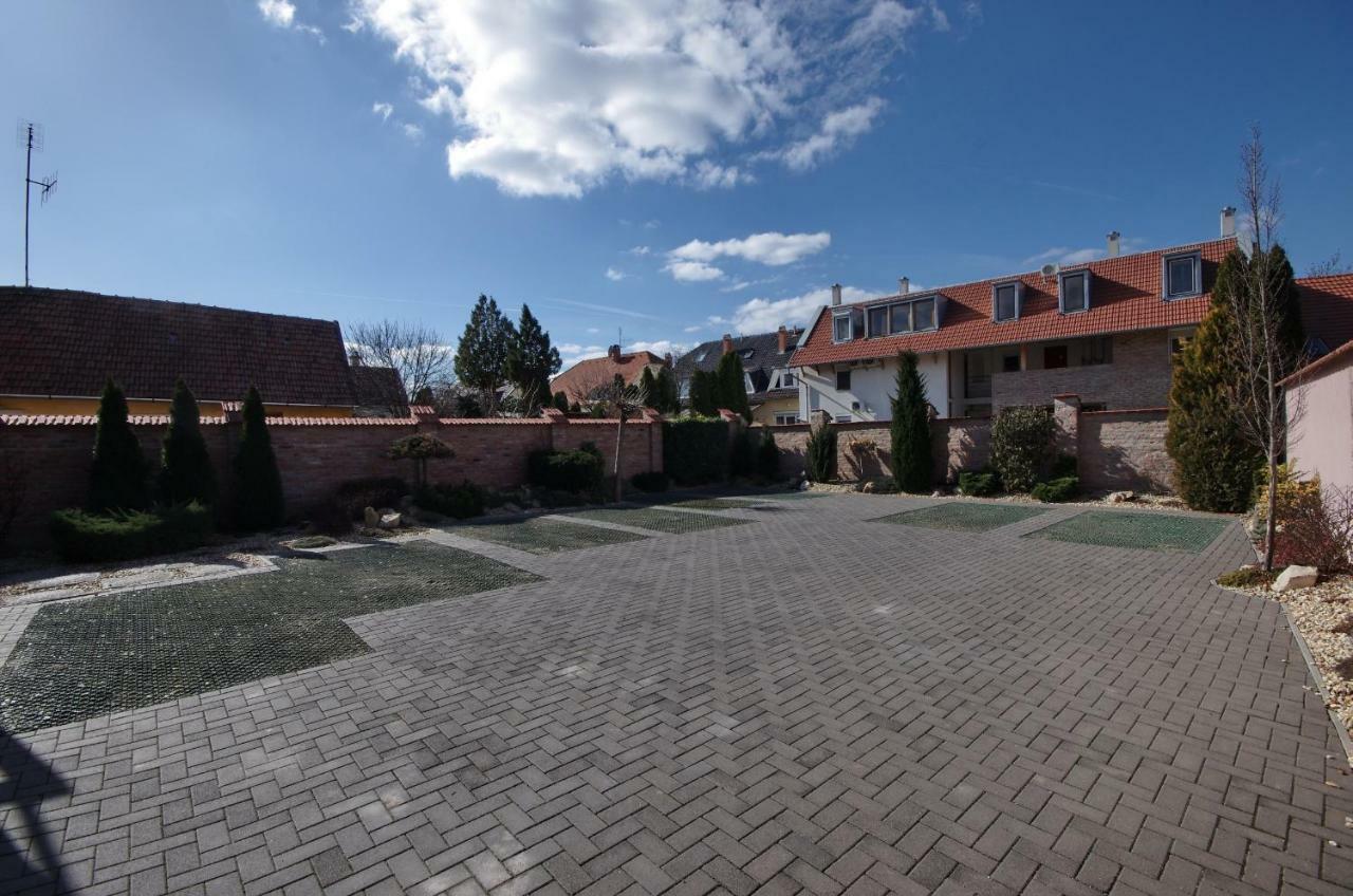 Royal Residence Apartments Gyula Esterno foto