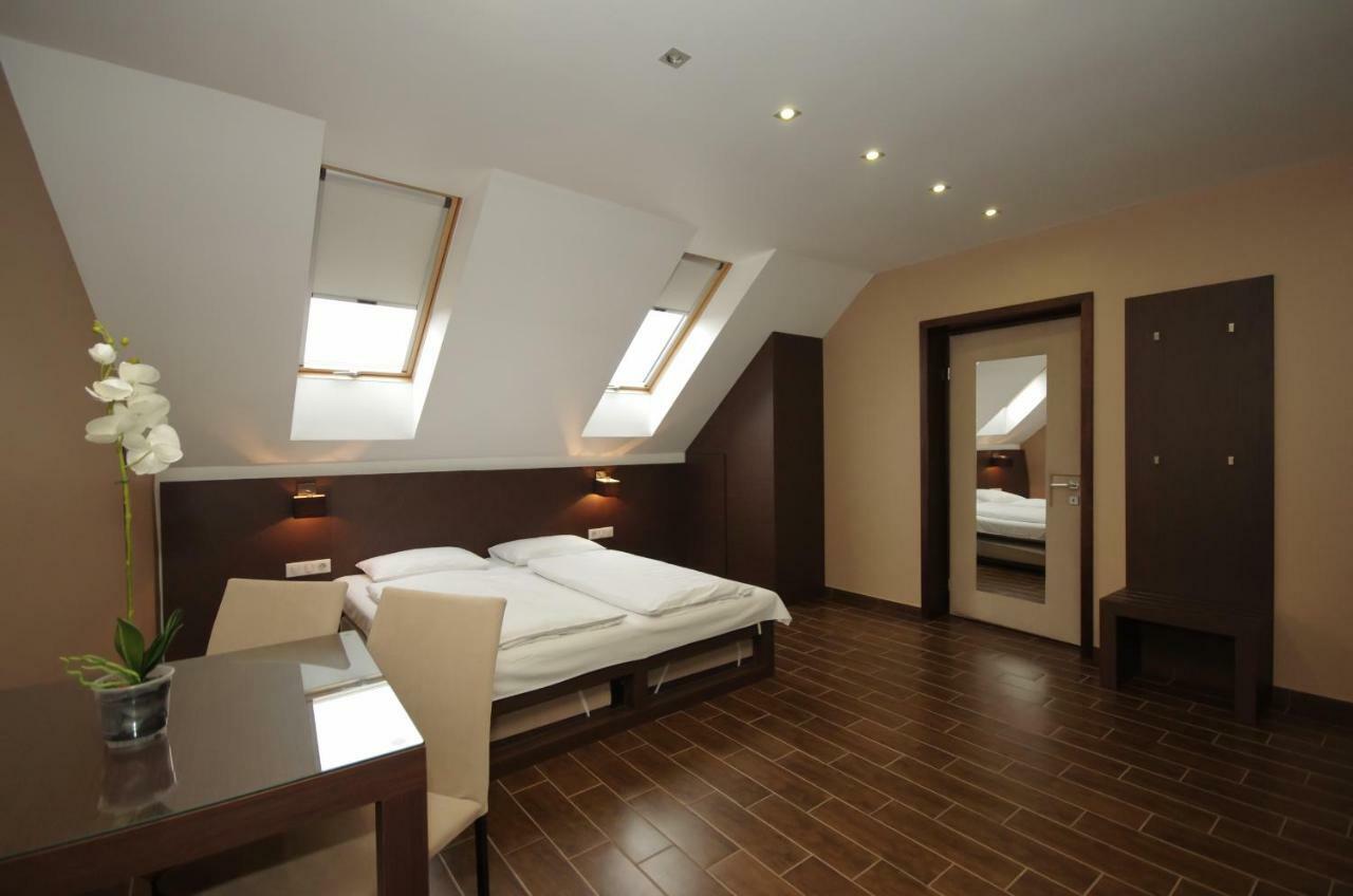 Royal Residence Apartments Gyula Esterno foto