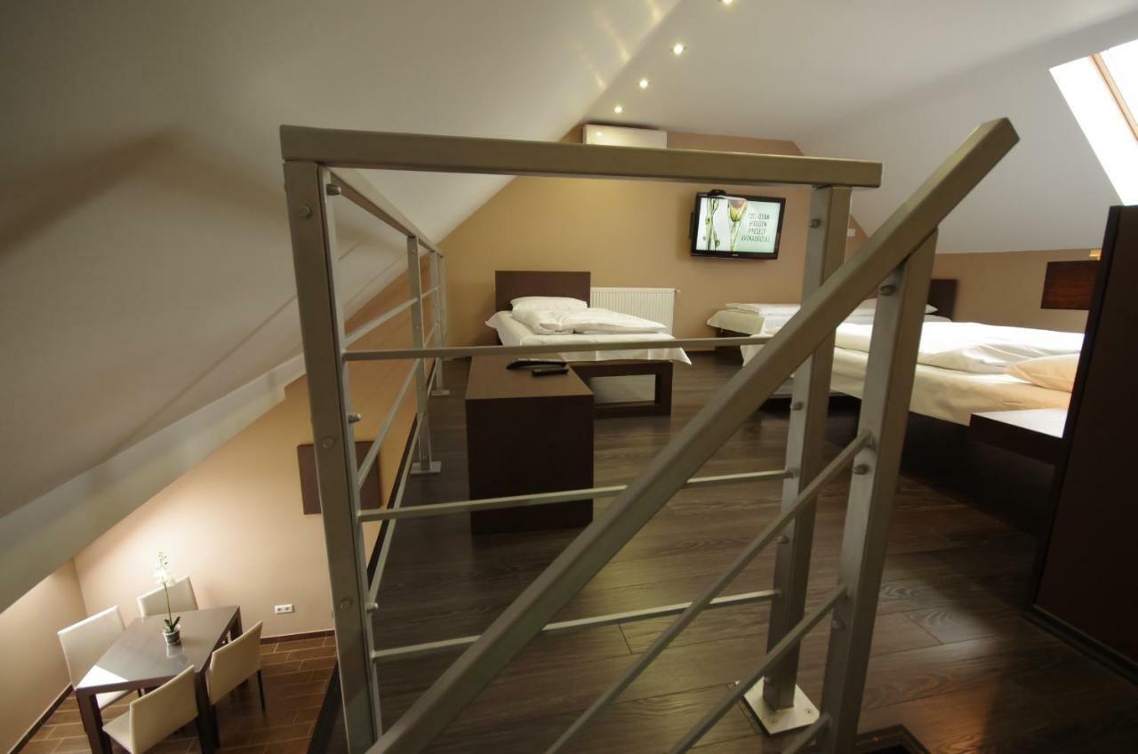 Royal Residence Apartments Gyula Esterno foto