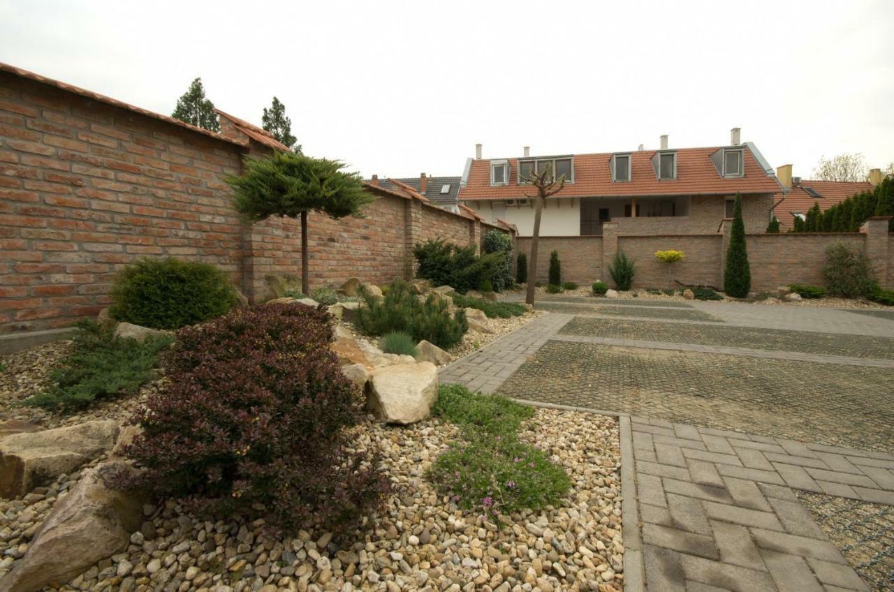 Royal Residence Apartments Gyula Esterno foto